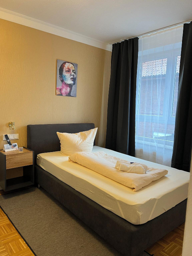 Bedroom 2, Stadthotel Reckers, Unna