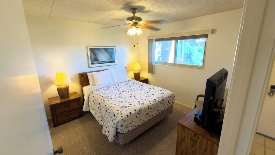 Room 2, 2BR Half Block to Beach, Pool Hot Tub Patio SPI, Cameron