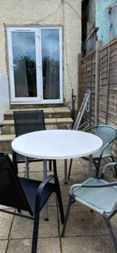 Outdoor dining 3, Cosy London Apartment With 2 Bedrooms, London