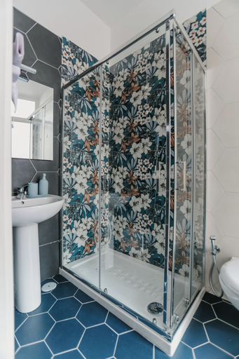 Bathroom 4, DOMUS MARINA Rooms, Napoli