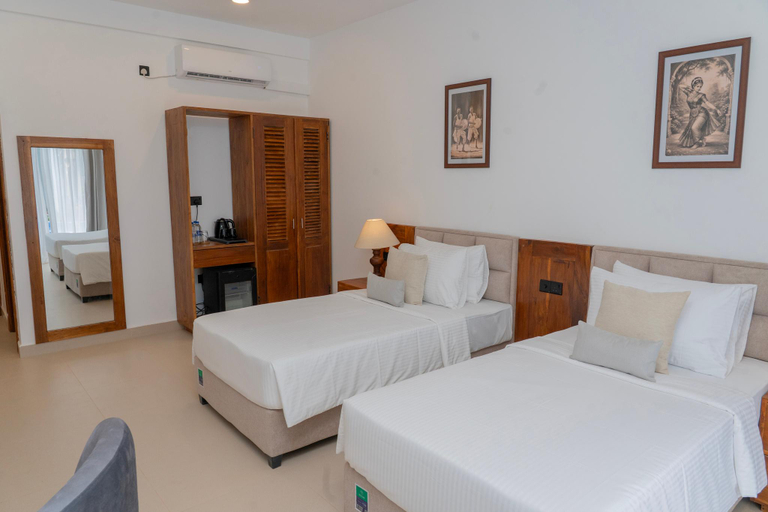 Bedroom 2, Uppuveli Beach Resort by Aathi, Trincomalee Town and Gravets
