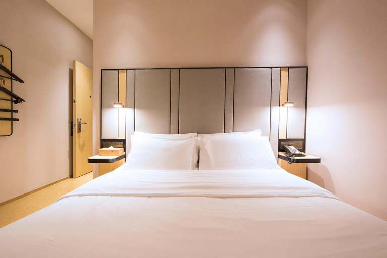 Bedroom 2, HanTing Hotel Shanghai Jingan Temple Metro Station, Shanghai