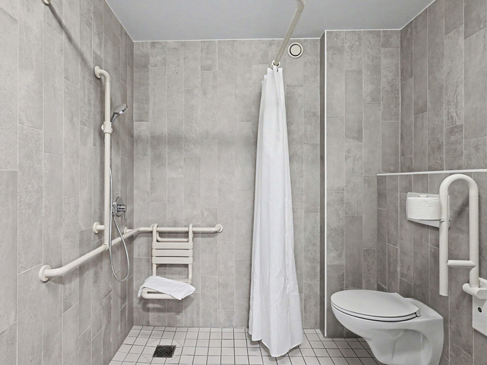 Bathroom, B&B HOTEL Flensburg-City, Flensburg