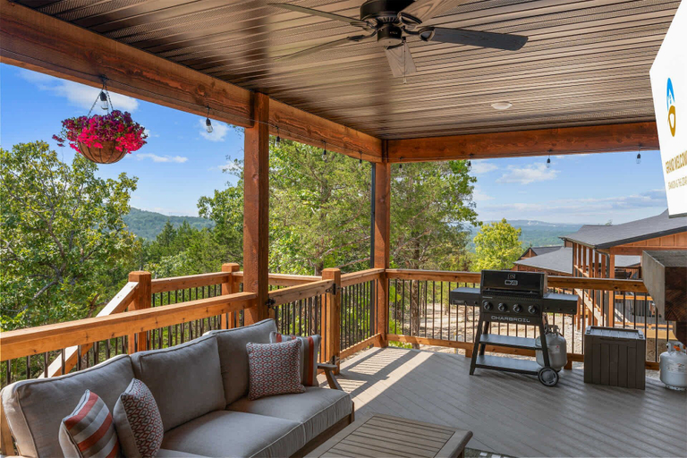 Property grounds 3, Great Outdoors Lodge - Hot Tub, Taney