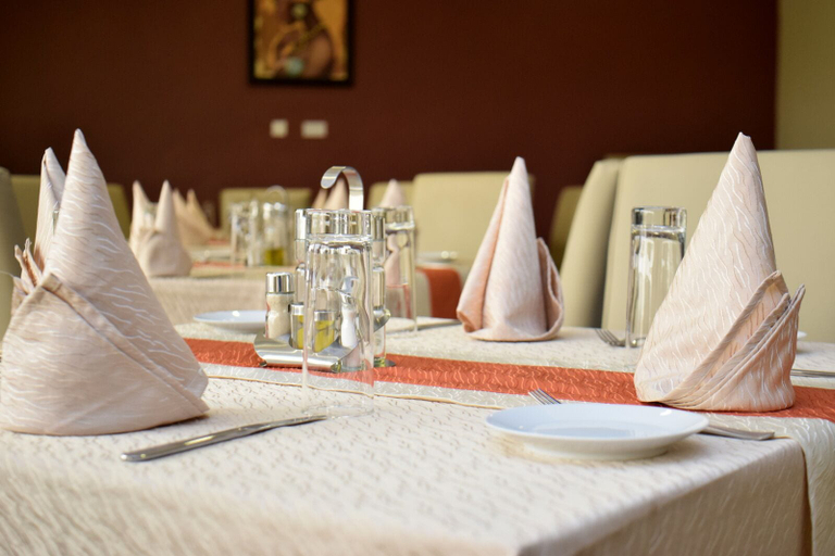 Food & Drinks, Toa Hub Hotel, Obio/Akp
