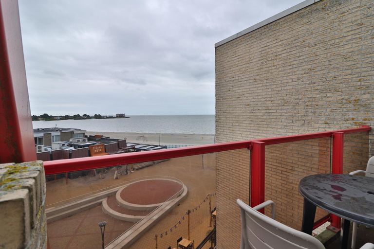 Balcony 4, Waterfront Apartment With Balcony, Wûnseradiel