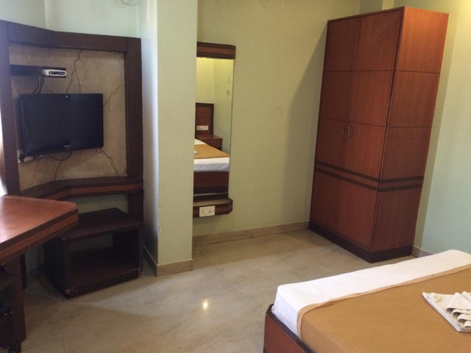 Bedroom 5, Hotel Park Palace, Bangalore