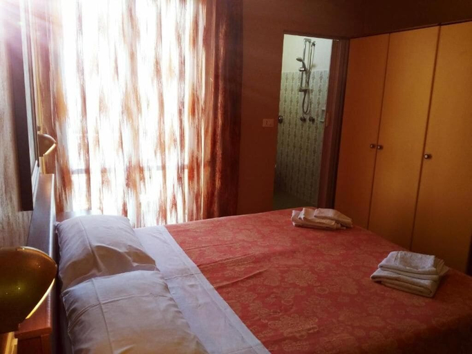 Bedroom 4, Hotel Simon, Rimini