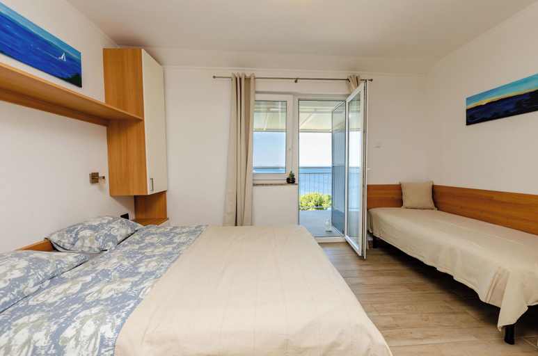 Bedroom 3, Apartments Mario Coastal Home, Murter