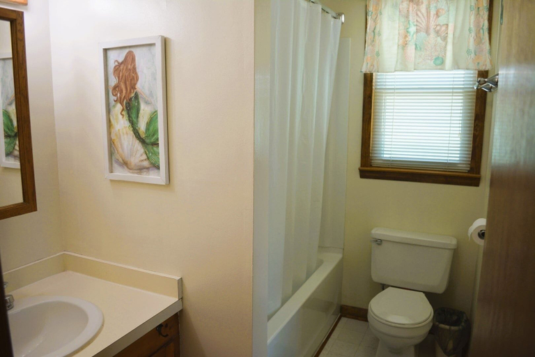 Bathroom 4, Do-little Dock 3 Bedroom Home by RedAwning, Brunswick