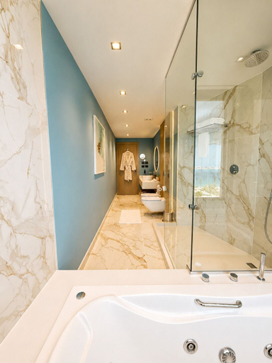 Bathroom 5, M Hotels at Porto Marina, Ad-Dukhaylah