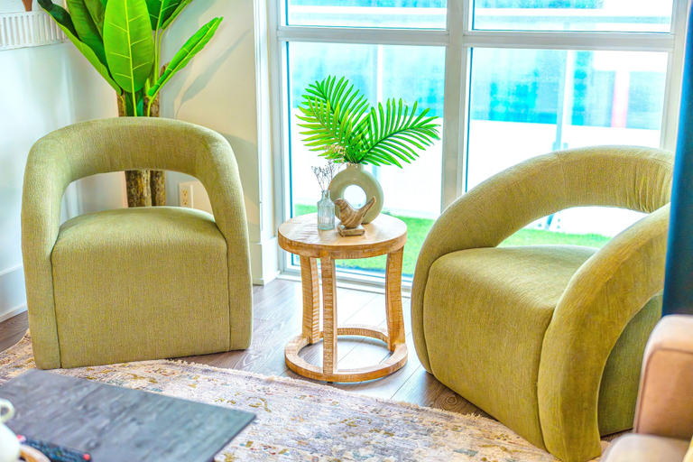 Interior 2, The Diamond Collection 2 & 3 BDR Suites, Toronto