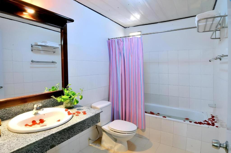 Bathroom, Thang Muoi Hotel, Vũng Tàu
