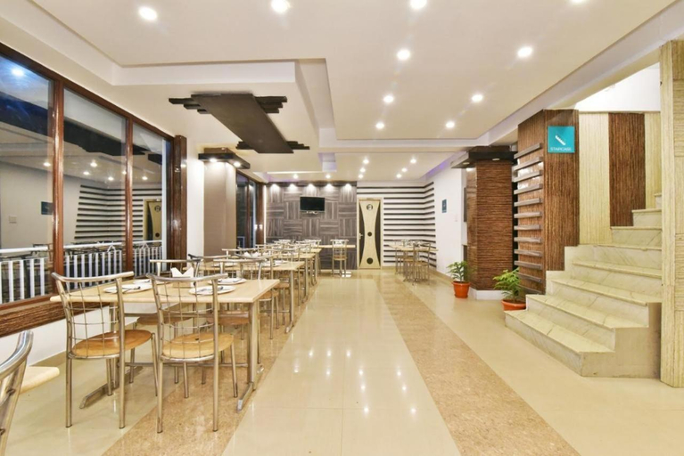 Food & Drinks 5, Hotel The Oak Valley, Kangra