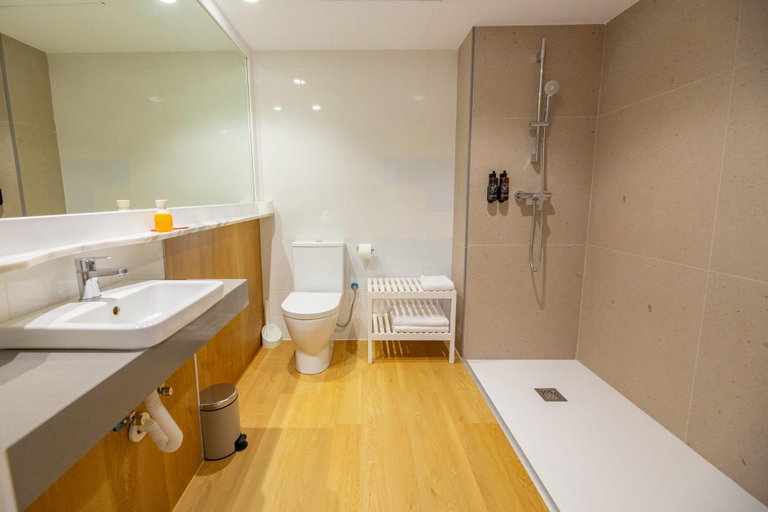 Bathroom 3, Prestige Goya Park, Girona