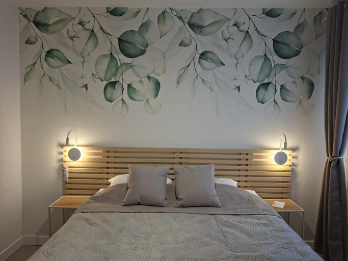 Bedroom 2, Hotel Montespan, Vienne