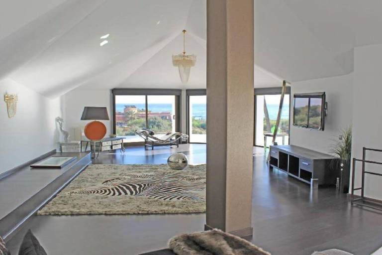 Others 5, Beachside Villa with Private Pool, Málaga