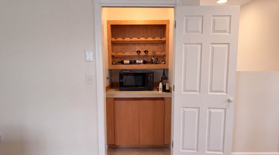 Interior 5, Waterfront - Sauna -steps To Beach!, York