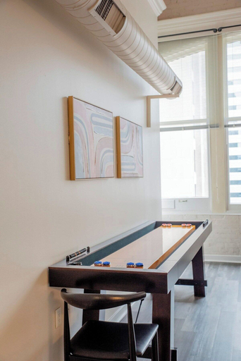 Others 4, CozySuites The Block Skybridge Access, Marion