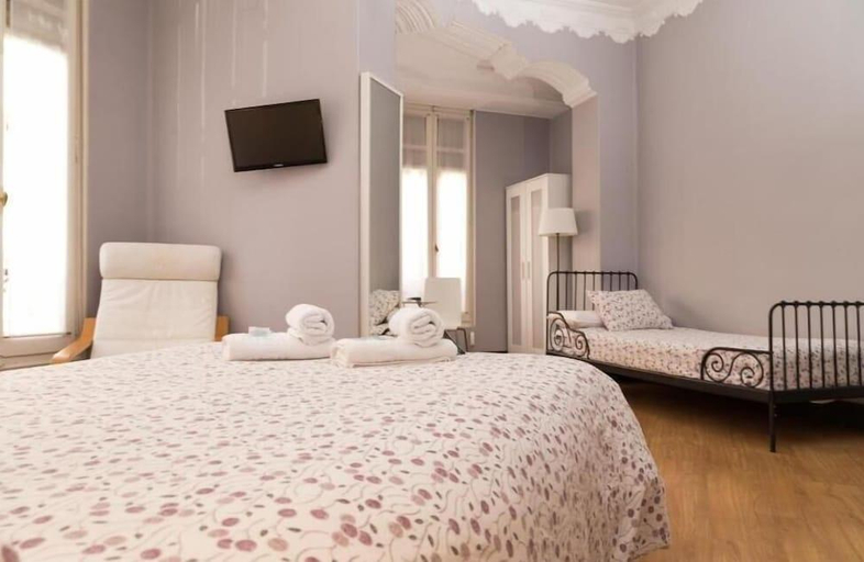 Bedroom 4, B&B Hi Valencia Canovas, Valencia