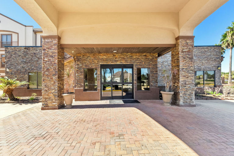 Exterior & Views 2, Comfort Suites Lake Jackson Clute, Brazoria
