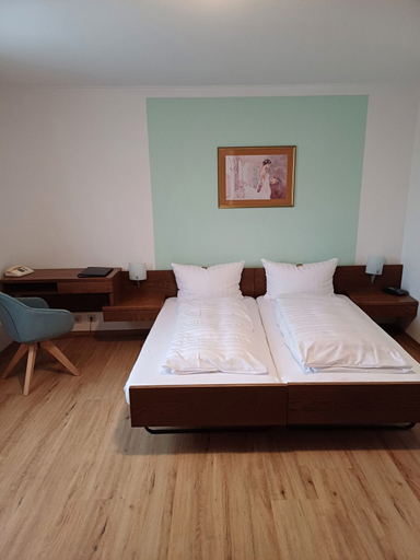 Bedroom 2, Landgasthof Adler, Sigmaringen