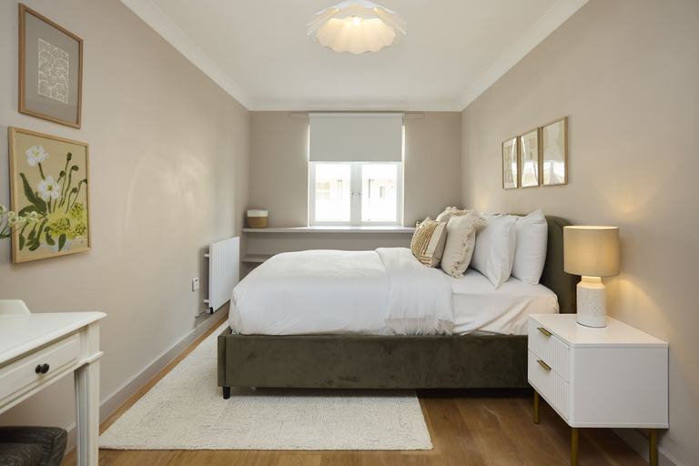 Room 5, First Act on Fulham Road, London