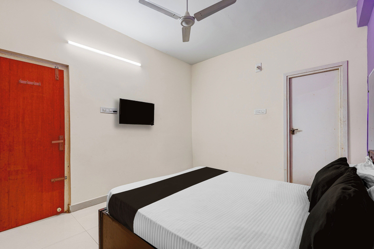 Room 3, CollectionO Guduvancheri Railway Station, Nellore