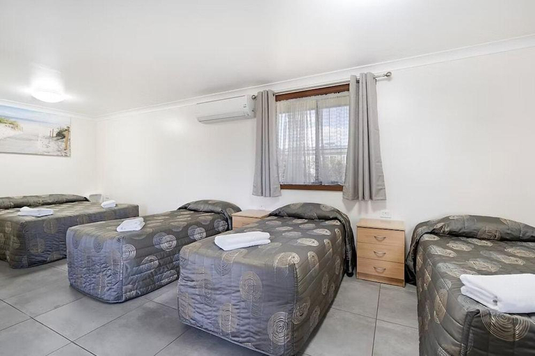 Others 4, Palm Valley Motel, Newcastle - Outer West