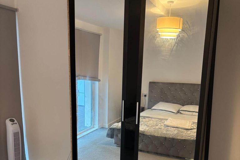 Room 5, One Bedroom Home In Greenwich Peninsular, London