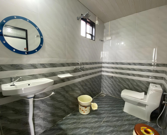 Bathroom, VALLY VIEW HOME STAY Amboli, Sindhudurg