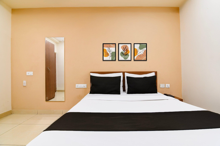 Room 5, Deluxe Goukul Recedancy, North 24 Parganas