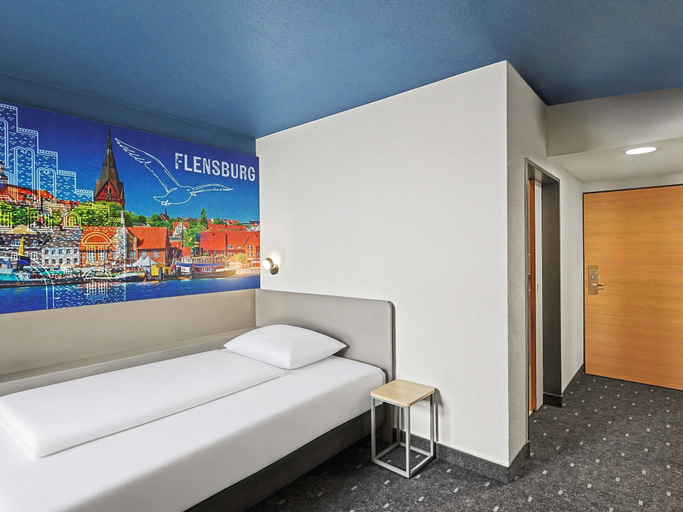 Bedroom 4, B&B HOTEL Flensburg-City, Flensburg