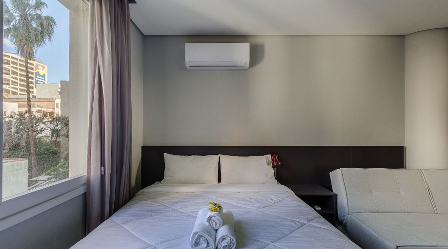 Room 2, Studio w/ Pool nr Santa Casa Tco0213, Porto Alegre