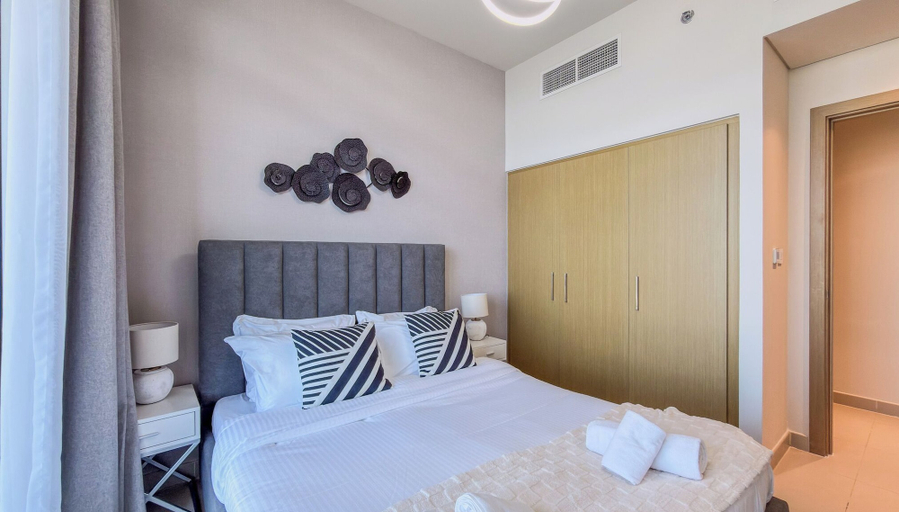 Room 3, Harbour Gate Residences - Creek Harbour, Dubai