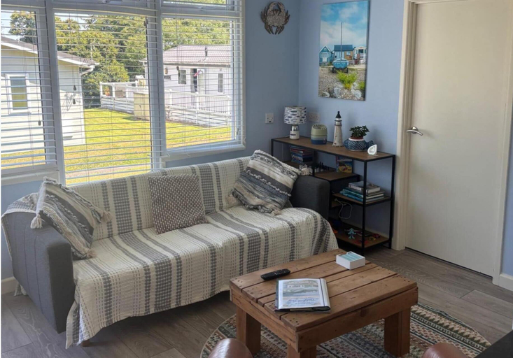 Living area, Seaside Cabin Retreat in Bideford, Devon
