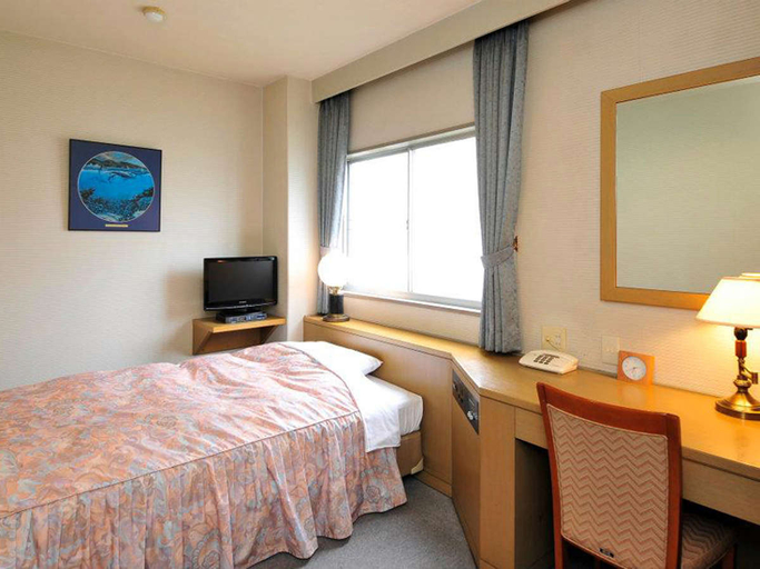 Bedroom 2, Business Hotel Prince, Takamatsu
