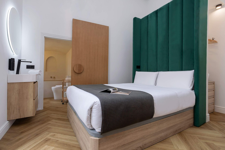Room 5, Elegant Apartment in Sevilla. Antonia Diaz III, Sevilla