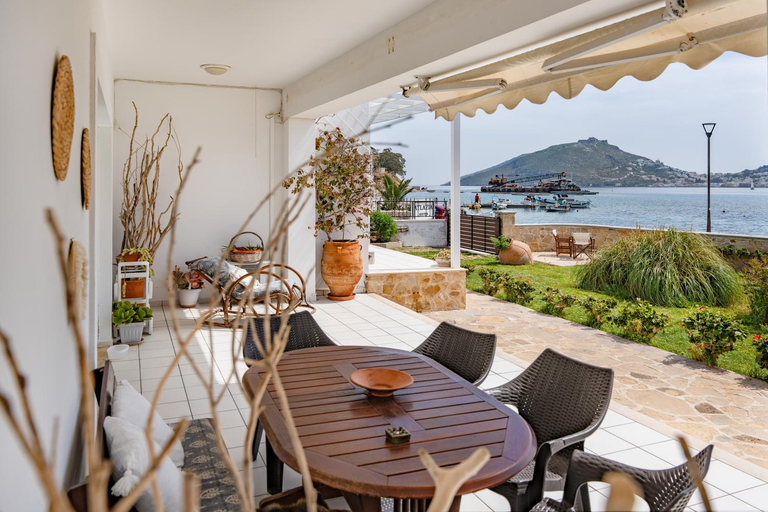 Others 5, Villa peristeri, South Aegean