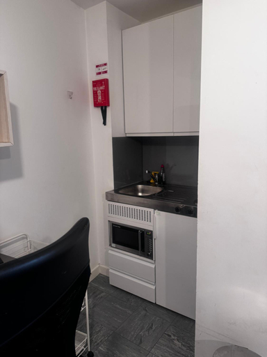 Others 4, Studio Flat Farringdon, London