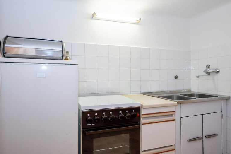 Private kitchen 2, Apartment Stonehouse Near Sea, Supetar