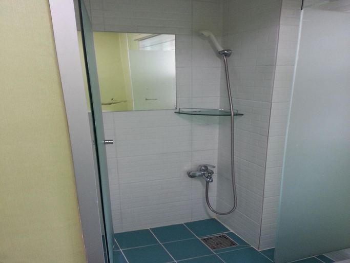 Bathroom 2, Sinchon Livingtel, Seodaemun