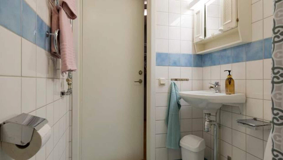 Bathroom 3, Apartment in Skarholmen, Stockholm 206, Stockholm
