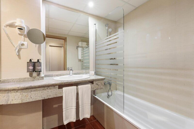 Bathroom, Hotel Best Cap Salou, Tarragona