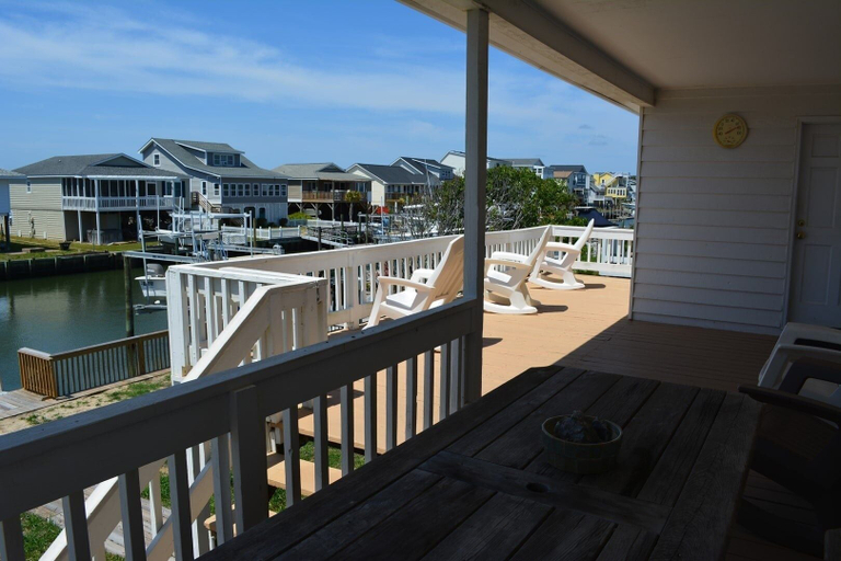 Property grounds 5, Do-little Dock 3 Bedroom Home by RedAwning, Brunswick