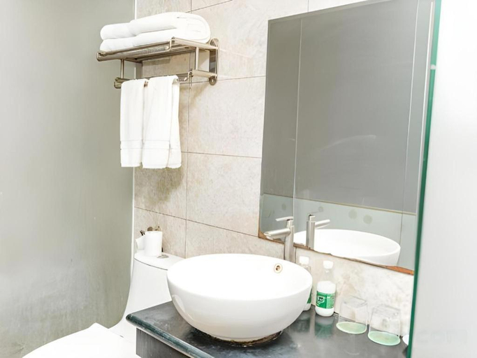 Bathroom, Jian Guo Grand Hotel, Vientiane