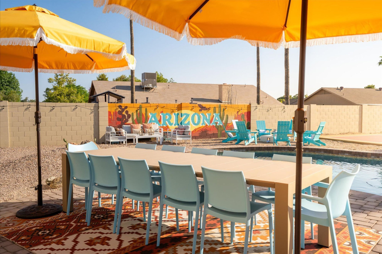 Room 5, Pickleball Paradise Sleeps 16 Pool Hot Tub, Maricopa