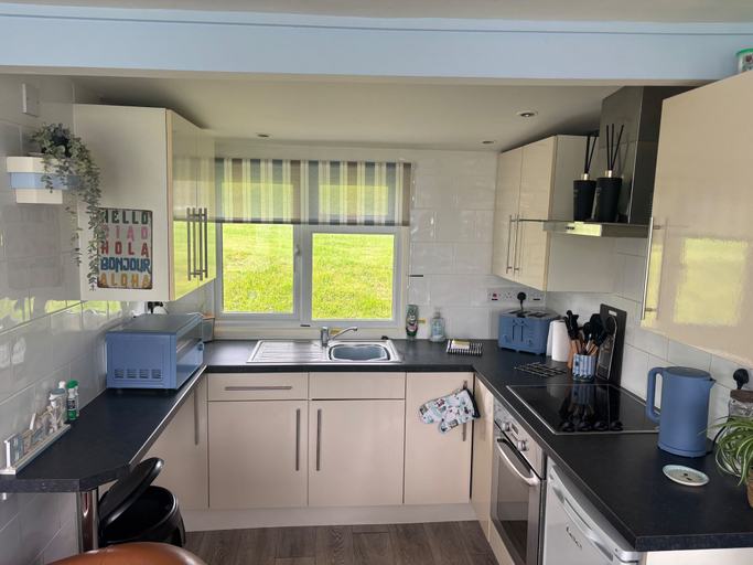 Private kitchen 2, Seaside Cabin Retreat in Bideford, Devon
