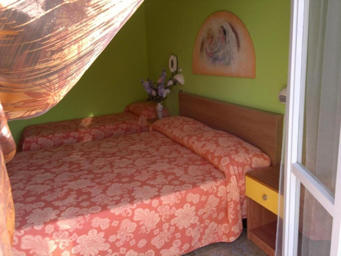 Bedroom 3, Hotel Simon, Rimini