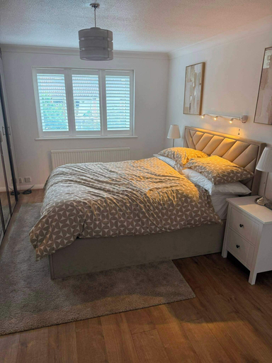 Primary image, Apartment Sleeps 6 With Parking, London
